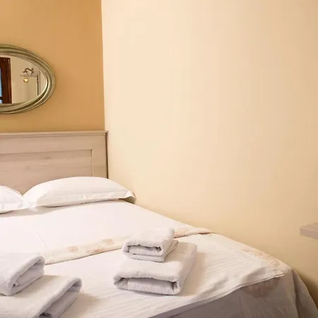 招待所 所提利亚旅馆 基尼拉