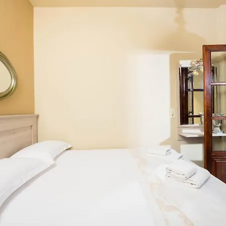 所提利亚旅馆 3*