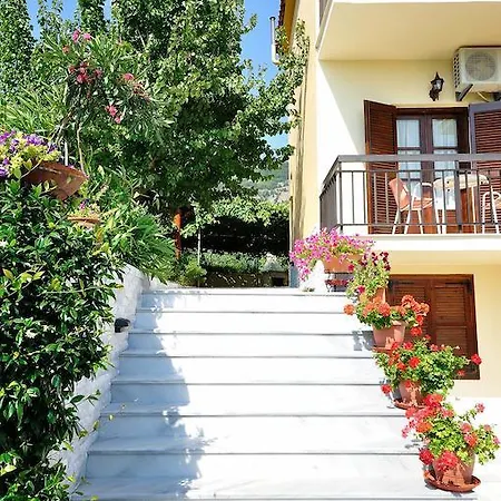 Πανσιόν Sotiria Κοίνυρα