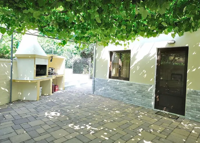 ゲストハウス Sotiria